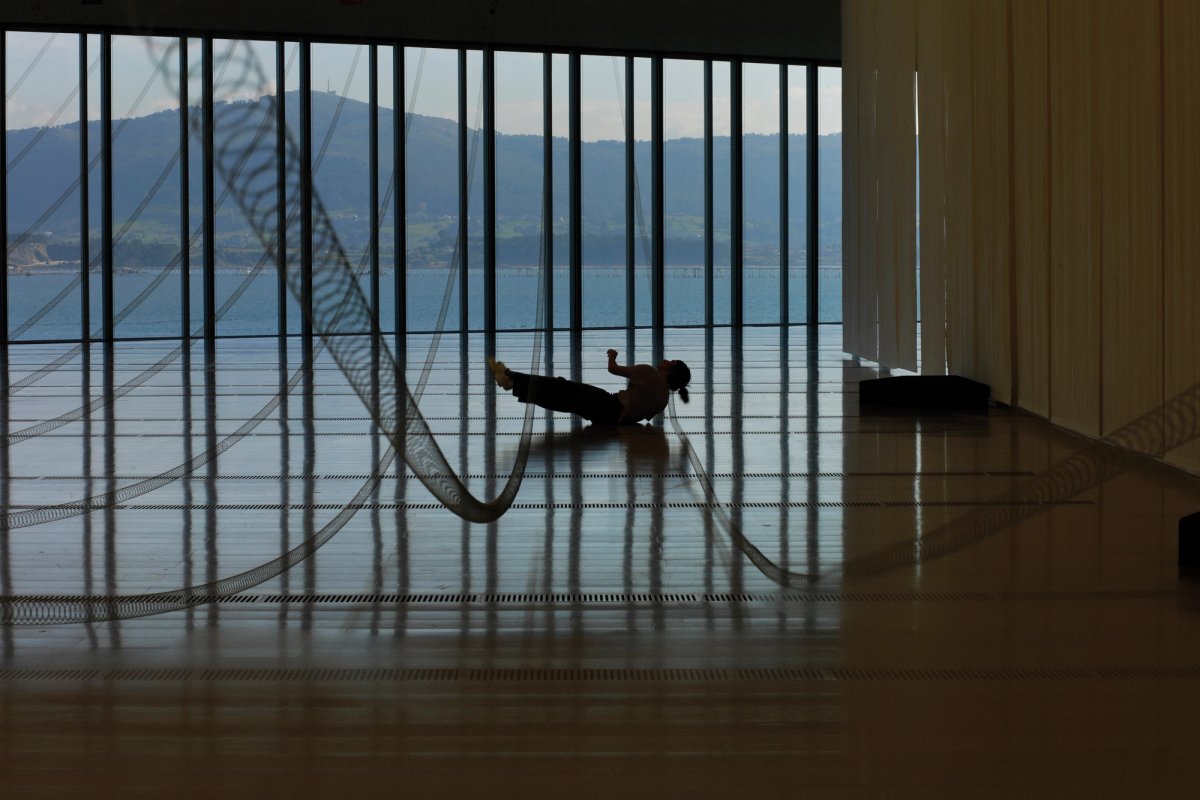 Cooking Sections, Waves Lost at Sea (Las olas perdidas), 2025. Exhibition view. Centro Botín
Foto/Photo: Lourdes Cabrera